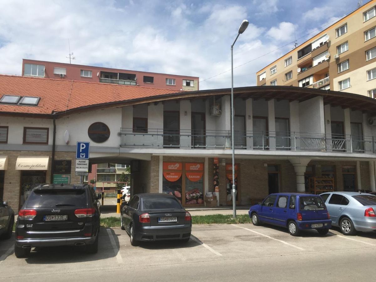 Konde Apartments D Dunajská Streda Dış mekan fotoğraf